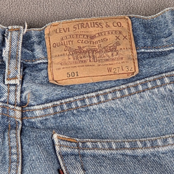 Vintage Levis 501 Jeans Mens Denim Button High Rise Made USA 90s Fits 24x30 - Picture 3 of 16